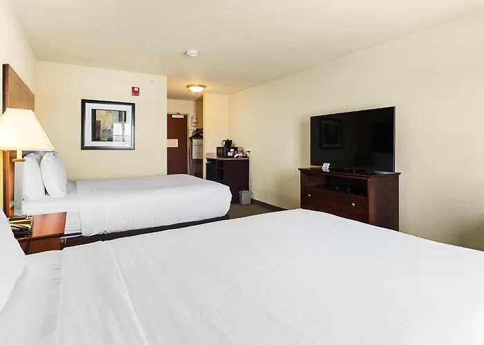 Cobblestone Hotel & Suites - Knoxville