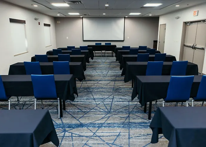 Holiday Inn Express And Suites Urbandale Des Moines By Ihg